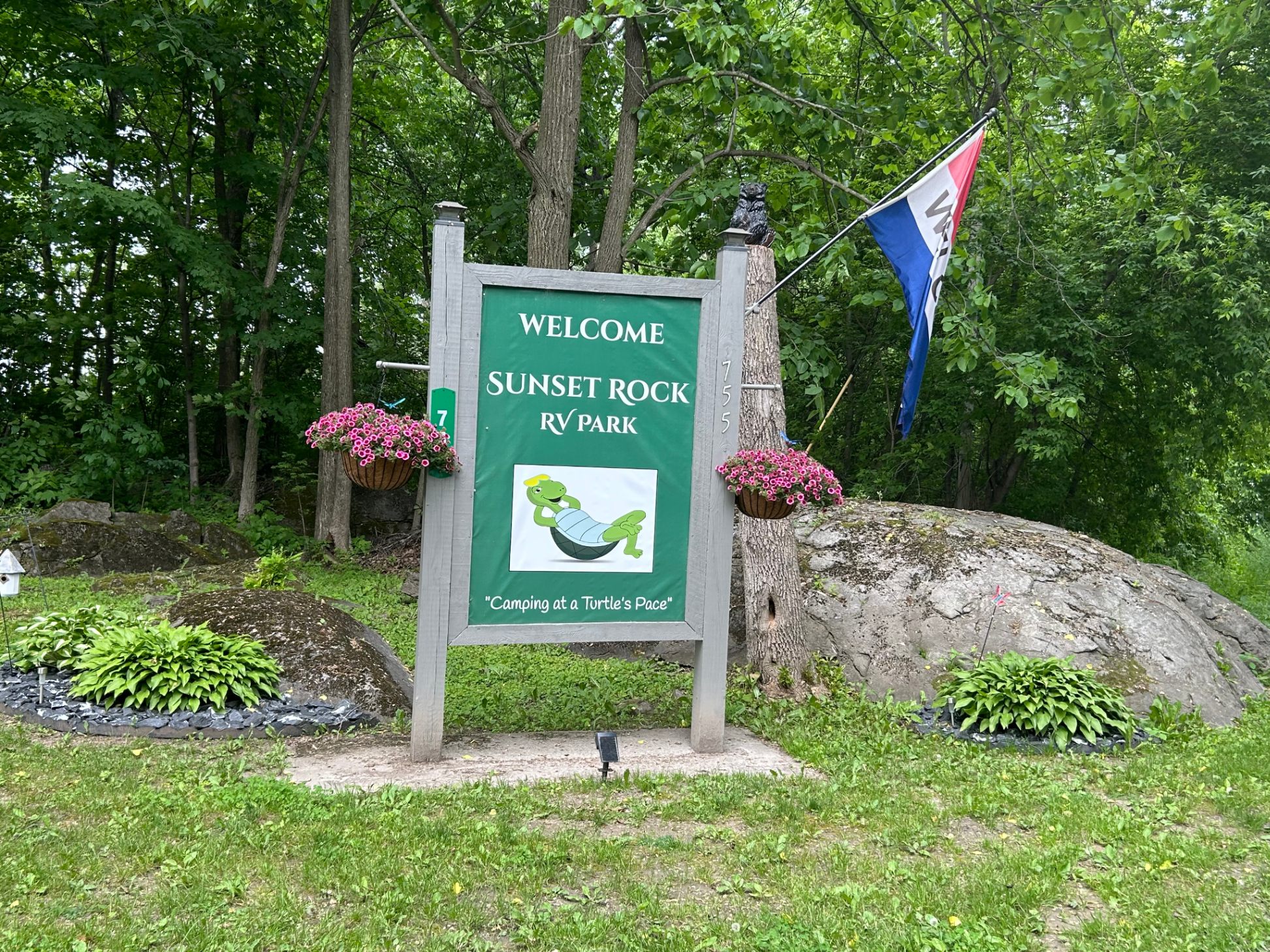 Welcome to Sunset Rock RV Park sign
